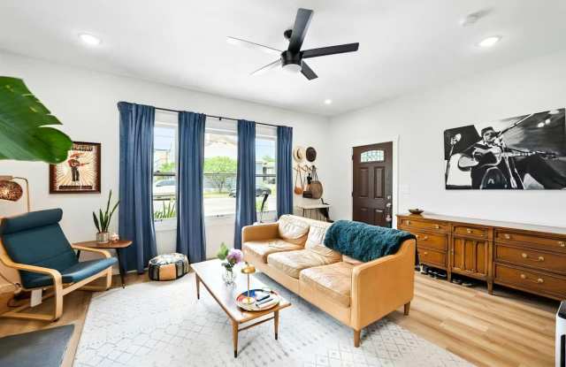 806 West French Place Gallery 2