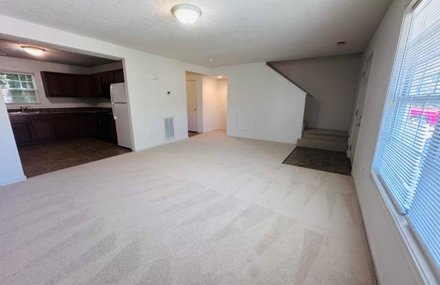 3 Bedroom 2.5 Bath Townhouse Gallery 4