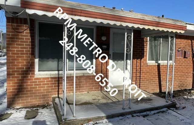 2-Bedroom Duplex in Oak Park - 26135 Coolidge Highway, Oak Park, MI 48237