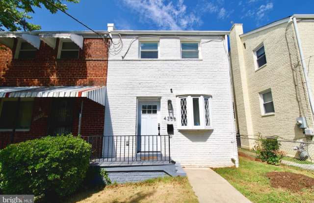 4356 D STREET SE photos photos