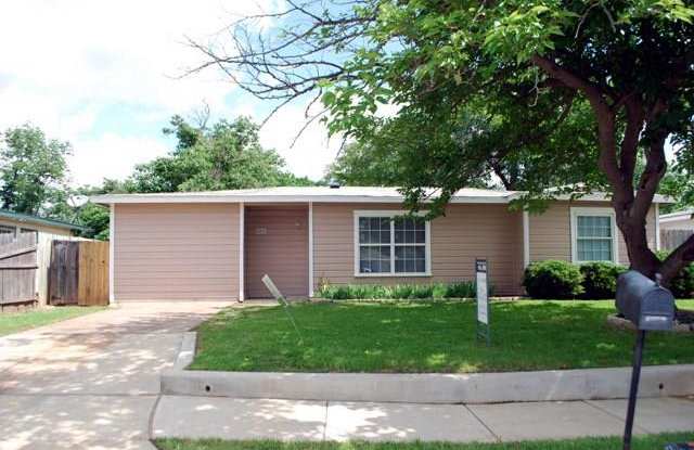 615 Bluebonnet Drive - 615 Bluebonnet Drive, Hurst, TX 76053