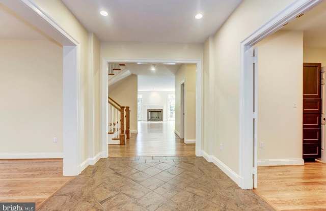 5431 MOHICAN ROAD Gallery 3