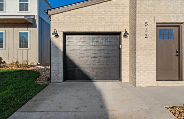 5724 S Southwind Avenue Gallery 3