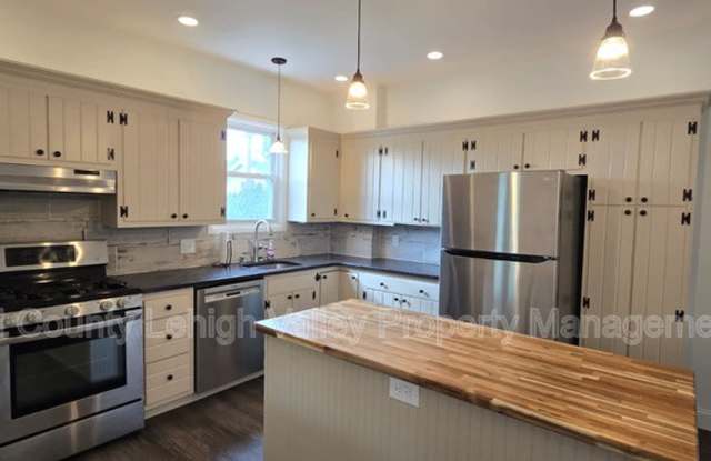 627 16th Ave - 627 16th Avenue, Bethlehem, PA 18018