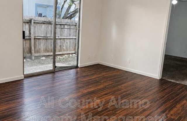 8922 Emerald Spring Gallery 4