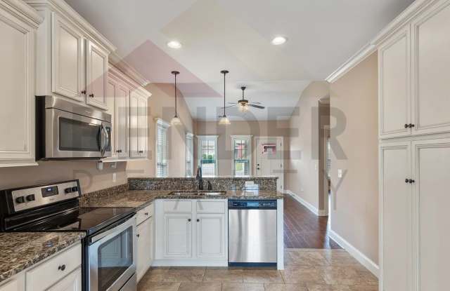 GORGEOUS FOURPLEX HOME - END UNIT Gallery 4