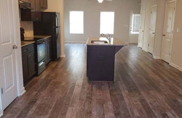 1560 Iris Walk Gallery 2