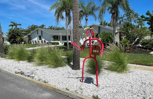 Luxury Annual Rental with Resort-Style Pool on Longboat Key Gallery 3