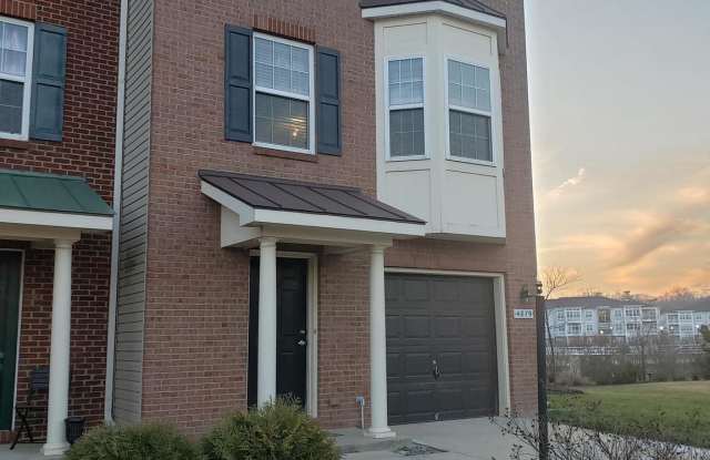 4879 OLYMPIA PLACE Gallery 2