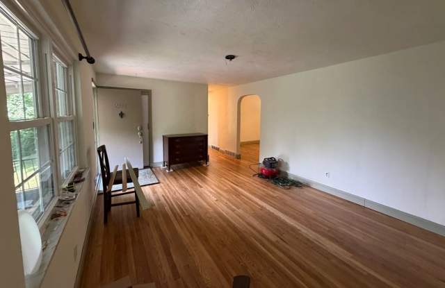Dormont One-Level Ranch-2 bedrooms/2 bathrooms Gallery 4
