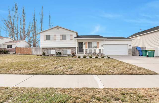 Beautiful 4 Bed - 3 Bath Lehi Home - Available NOW! photos photos