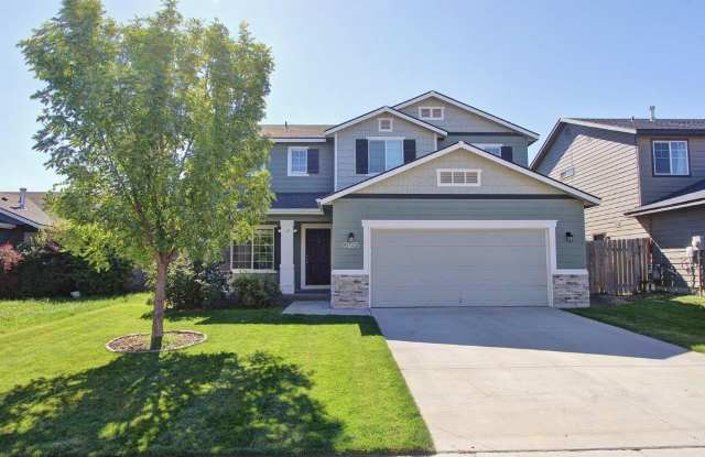 Spacious Home w/Open Floor-Plan Gallery 1