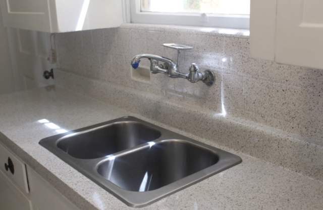 Spacious corner unit in Cortez Hills! Gallery 4
