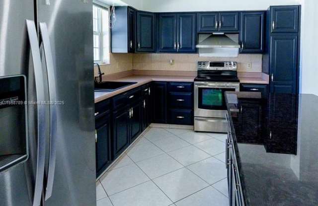 2011 N 43rd Avenue, Hollywood, FL 33021 photos photos
