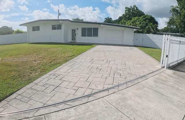 27000 SW 145th Ave - 27000 Southwest 145th Avenue, Naranja, FL 33032