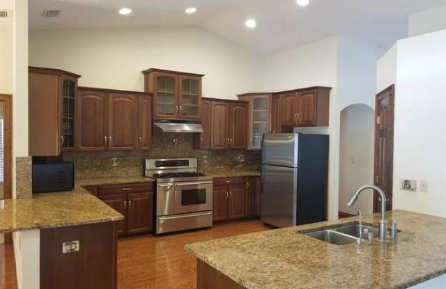 1359 Treetop Drive Gallery 4