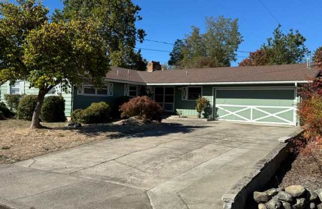 Spacious 3-Bedroom Home with Two Living Areas & Landscaping Included Gallery 1