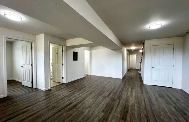 Move-In Special - 4 weeks free on a 12-month lease signed this month. Gallery 3