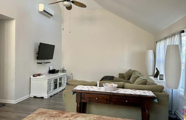 559 Tarpon Avenue Gallery 4