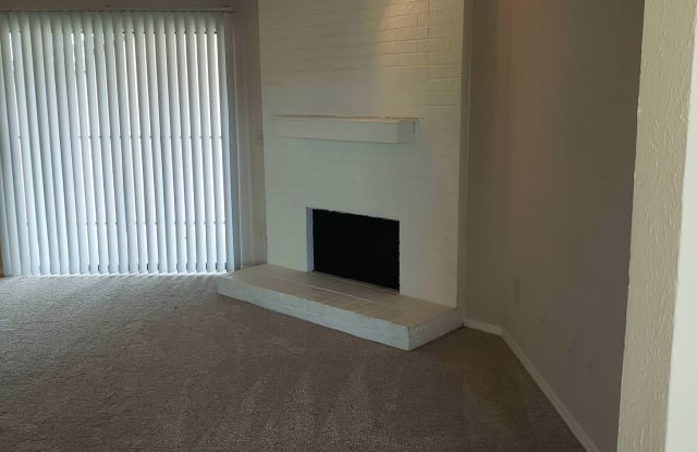 Country Club Condos Gallery 4