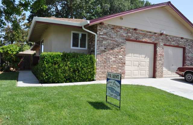 2 bed/ 1 bath duplex near Downtown Vacaville photos photos