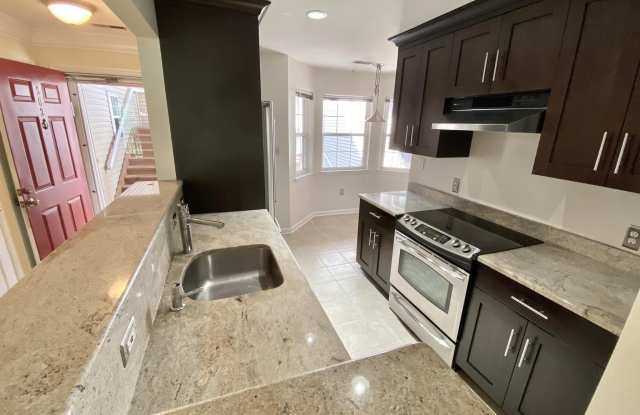 5827 WYNDHAM CIRCLE Gallery 4