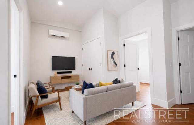 542 Willoughby Ave photos photos