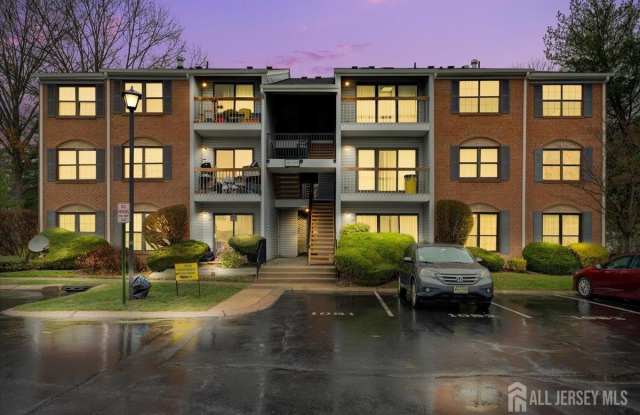 306 Bromley Place photos photos