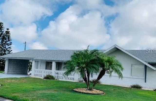 1703 AMHURST CIRCLE - 1703 Amhurst Circle, Sun City Center, FL 33573