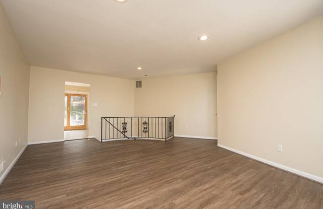 7318 RIVERHILL ROAD Gallery 4
