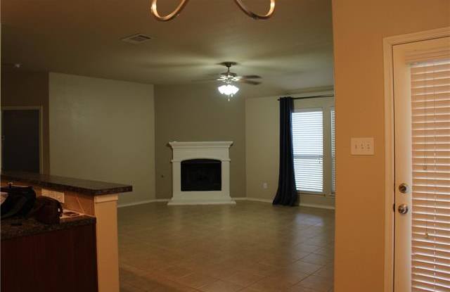 921 LakeForest Trail Gallery 3