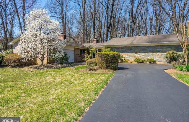 1160 OLD STAGE CT - 1160 Old Stage Court, McLean, VA 22102