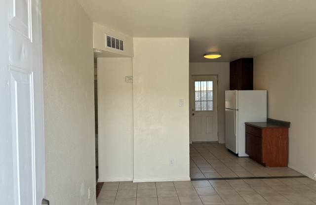 1349 E Sahuaro Dr Apt 2 Gallery 2