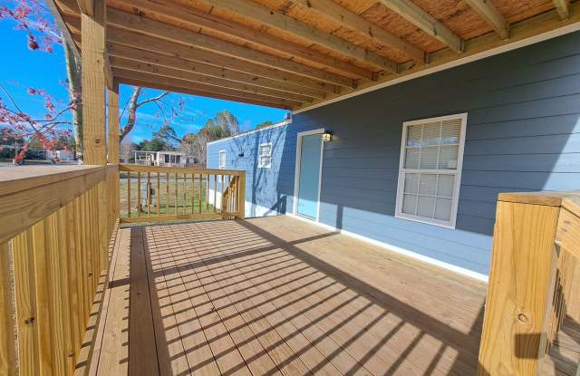 Nicely Renovated 2BR/2BA Mobile Home Gallery 4