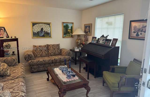 2714 Serenity Cir N Gallery 2