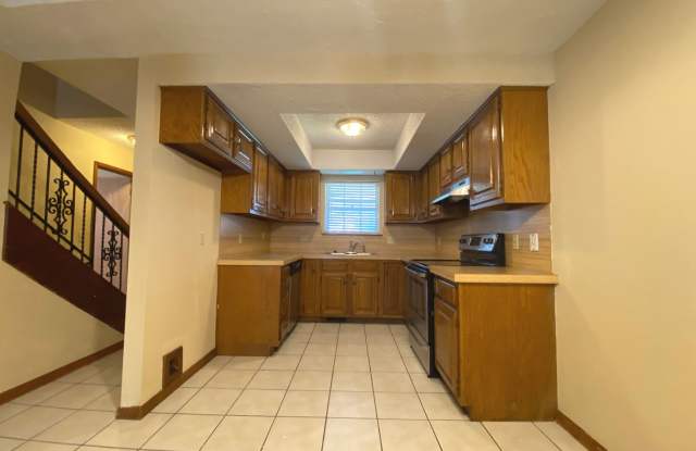 Great Duplex in Edmond Schools! Great Sq Ft!! Gallery 1