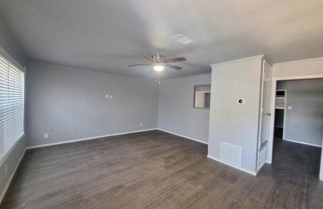 4767 Lark Gallery 4