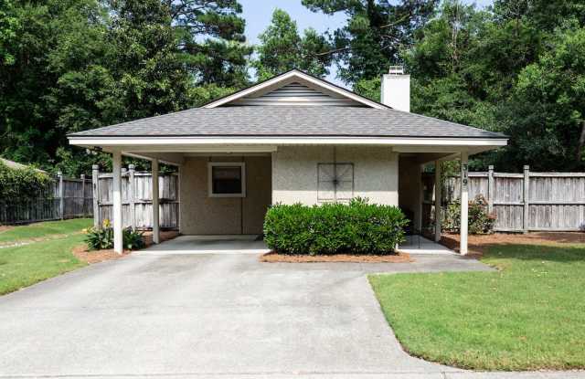 Comfortable 3 Bedroom Patio Home in a Convenient Wilmington Location Gallery 1