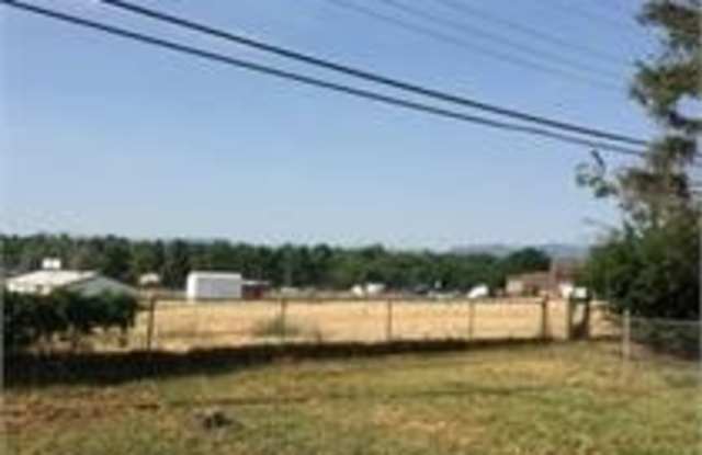 **436 W Peakview Ave – Beautifully Remodeled 5 Bed, 3 Bath Home with Mountain Views & Attached Garage** Gallery 3