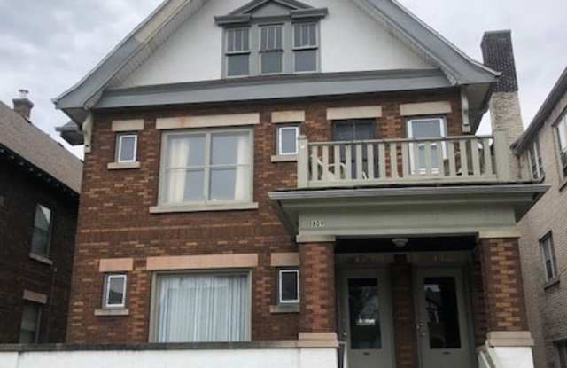 1809 E Kenwood Blvd - 1809 East Kenwood Boulevard, Milwaukee, WI 53211