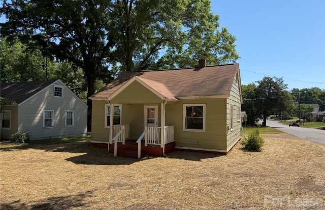 704 N Miller Avenue photos photos
