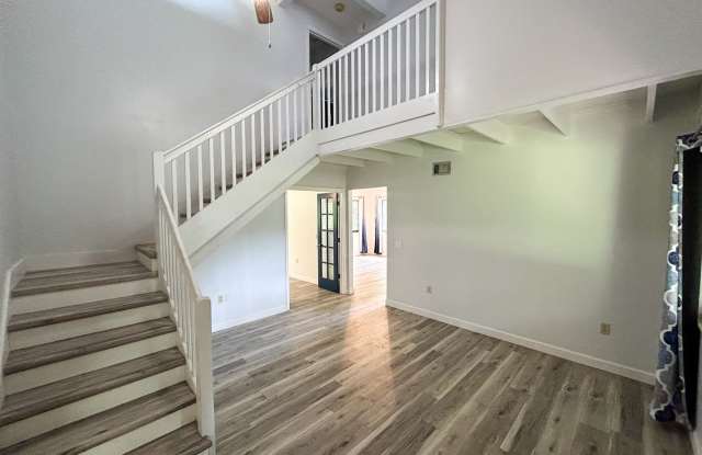 Pet Friendly! Beautiful 2 story house at 1824 SW 35th Ave photos photos