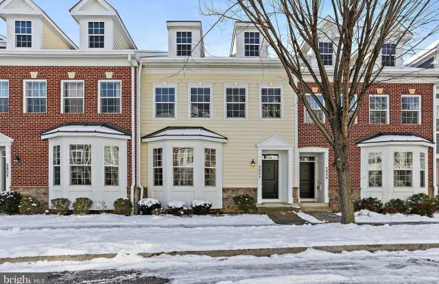 5807 DUNCAN Drive Gallery 1