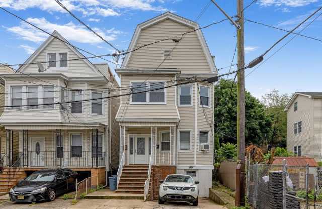 2 APOLLO ST photos photos