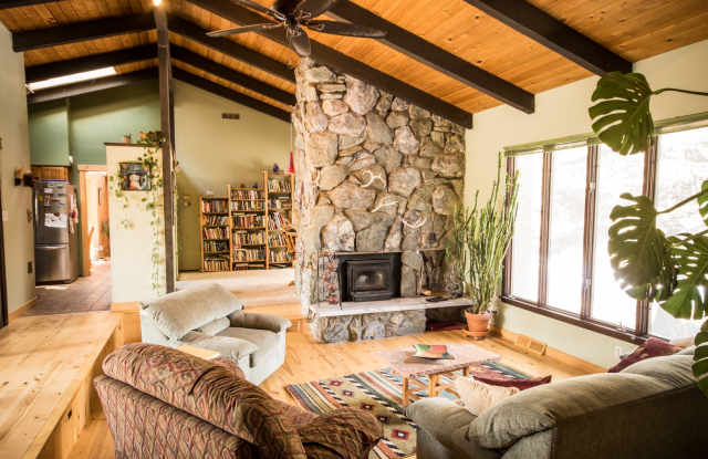 Spacious, light-filled 3 bed/2 bath home in Pine Brook Hills - Available August 8th! photos photos