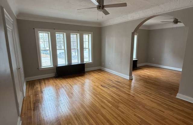 Spacious Apartment for Rent in Edgewater! Gallery 4