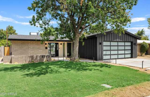 6733 N 14th St photos photos