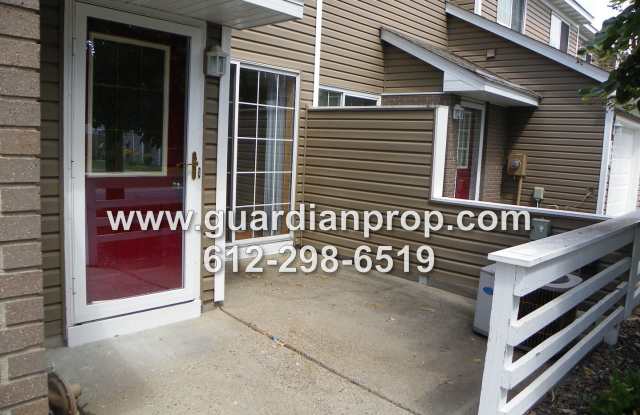 Townhouse Available June 1st, Open Floor Plan, Fireplace, Patio, Attached Garage Gallery 3