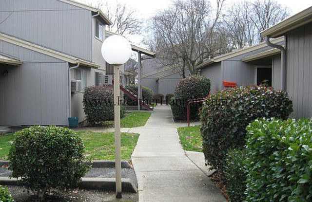 855 NE Victoria St Apt 9 photos photos