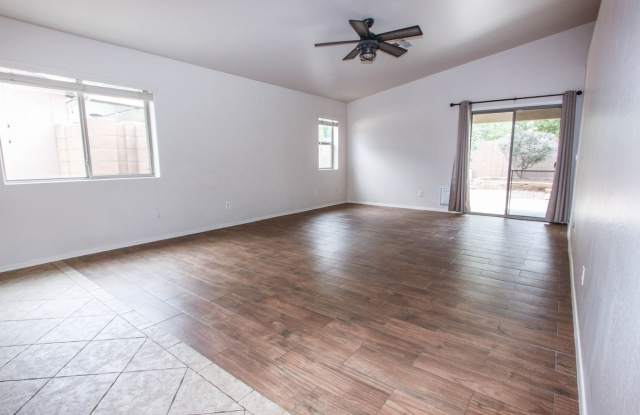 Highlands Ranch 3 bedroom 2 bathroom Gallery 4